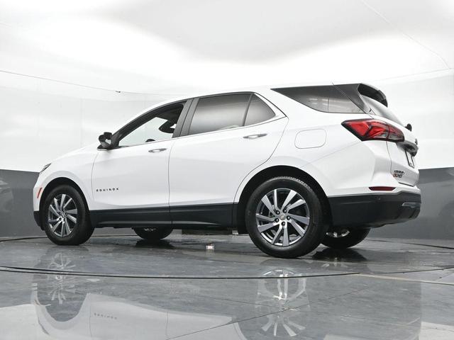 Photo of 2022 Summit White Chevrolet Equinox
