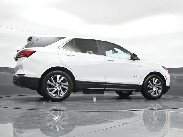 Photo of 2022 Summit White Chevrolet Equinox