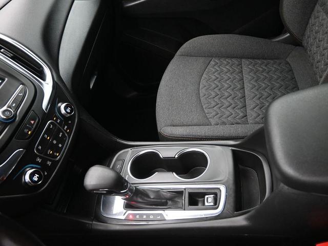 Photo of 2022 Summit White Chevrolet Equinox