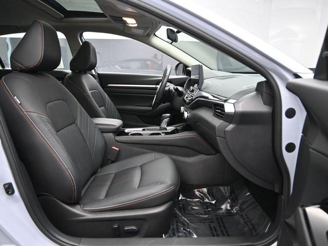 Photo of 2024 Gray Sky Pearl Nissan Altima