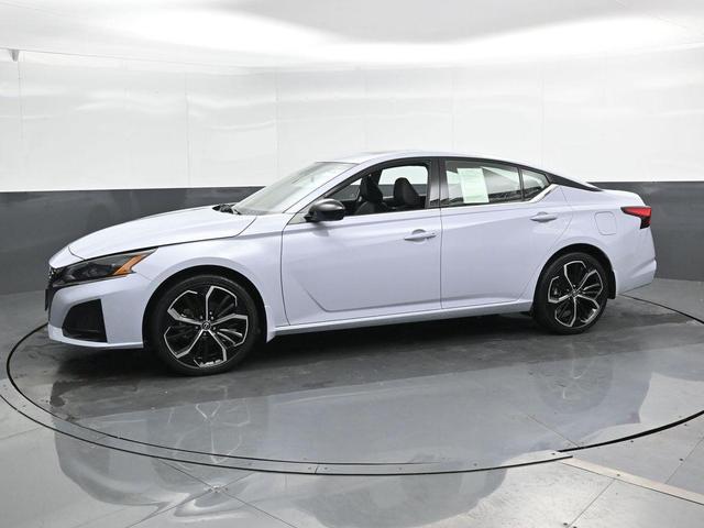 Photo of 2024 Gray Sky Pearl Nissan Altima