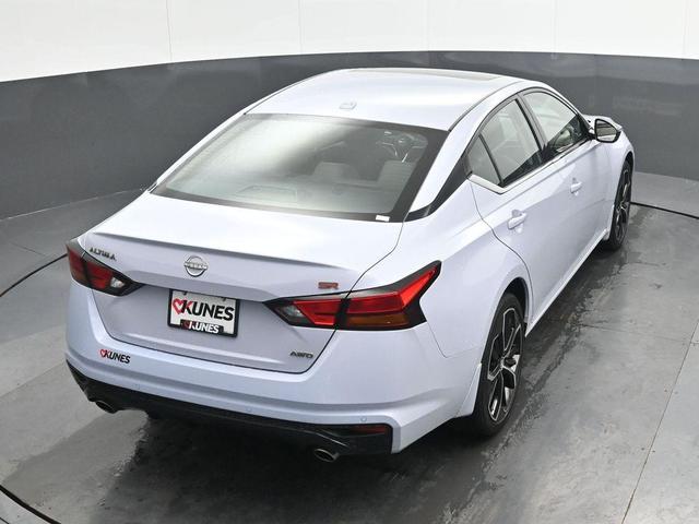 Photo of 2024 Gray Sky Pearl Nissan Altima