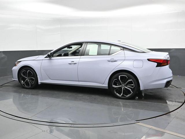 Photo of 2024 Gray Sky Pearl Nissan Altima