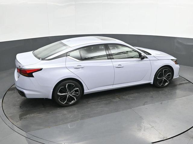 Photo of 2024 Gray Sky Pearl Nissan Altima