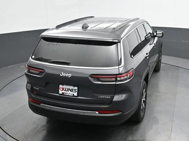 Photo of 2024 Metallic Jeep Grand Cherokee L