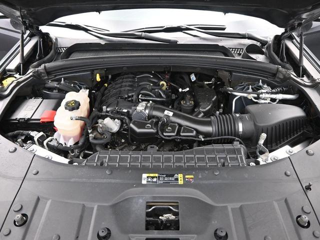 Photo of 2024 Metallic Jeep Grand Cherokee L