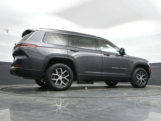 Photo of 2024 Metallic Jeep Grand Cherokee L