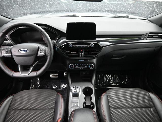 Photo of 2024 Gray Metallic Ford Escape