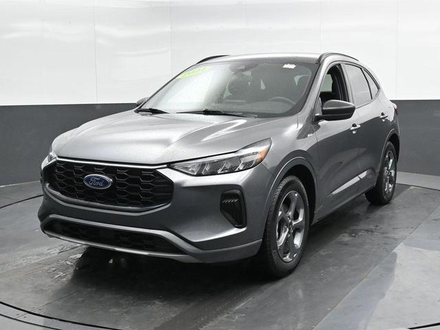 Photo of 2024 Gray Metallic Ford Escape