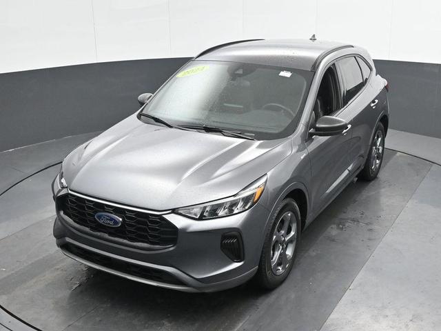 Photo of 2024 Gray Metallic Ford Escape