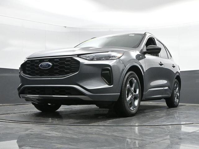 Photo of 2024 Gray Metallic Ford Escape