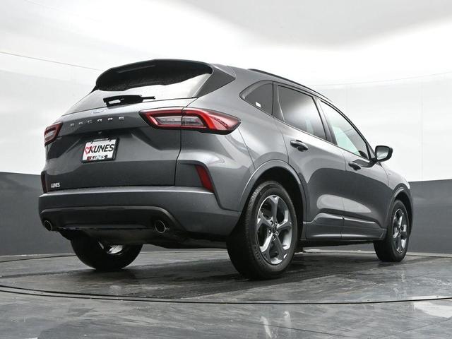 Photo of 2024 Gray Metallic Ford Escape
