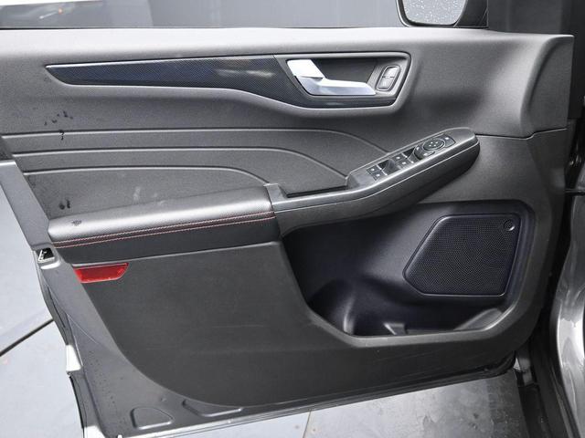 Photo of 2024 Gray Metallic Ford Escape