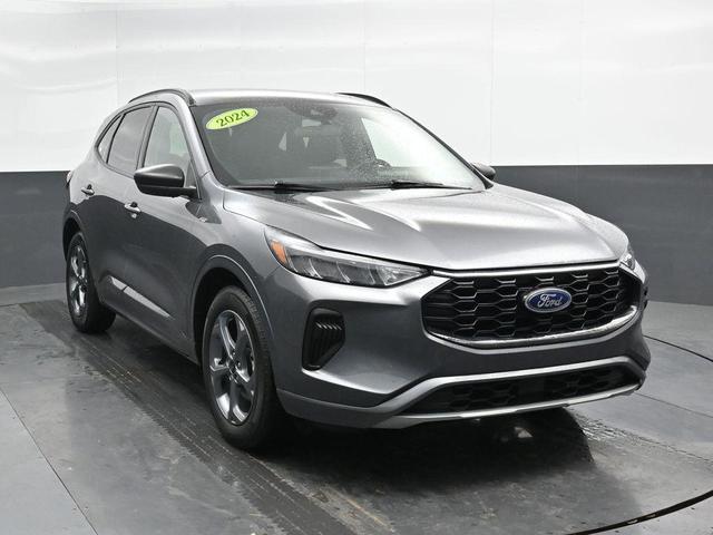 Photo of 2024 Gray Metallic Ford Escape
