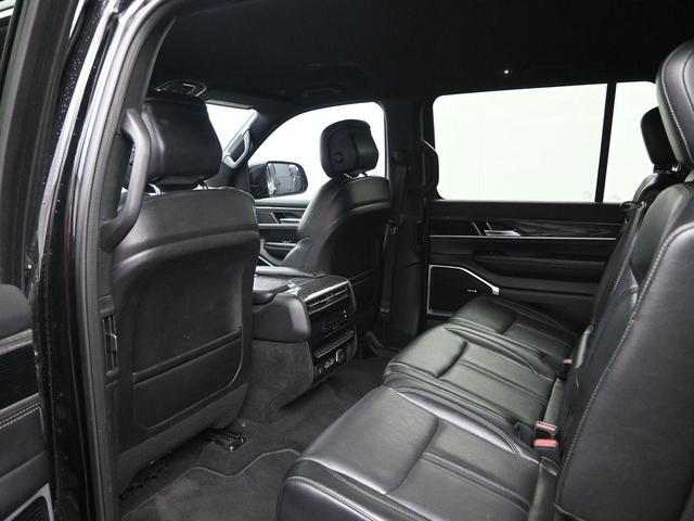 Photo of 2022 Diamond Black Jeep Wagoneer