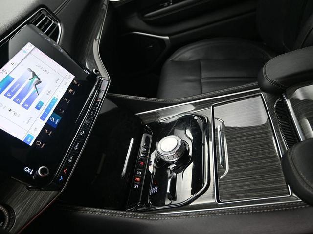 Photo of 2022 Diamond Black Jeep Wagoneer
