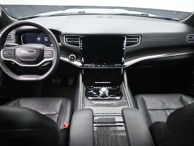 Photo of 2022 Diamond Black Jeep Wagoneer
