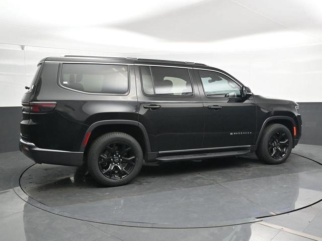 Photo of 2022 Diamond Black Jeep Wagoneer
