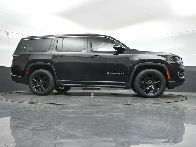 Photo of 2022 Diamond Black Jeep Wagoneer