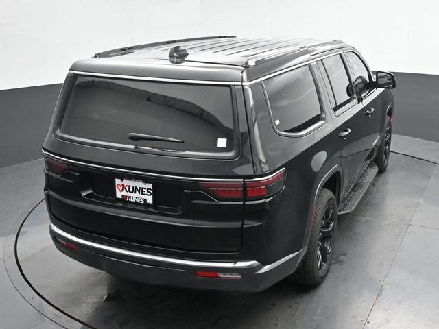 Photo of 2022 Diamond Black Jeep Wagoneer