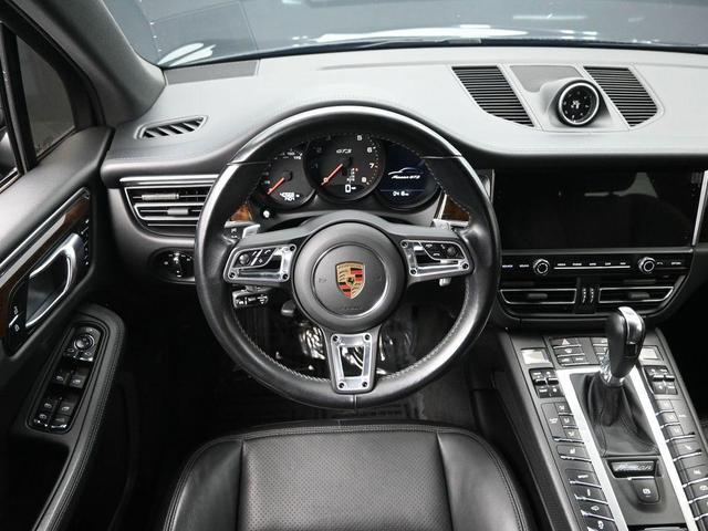 Photo of 2021 Black Porsche Macan