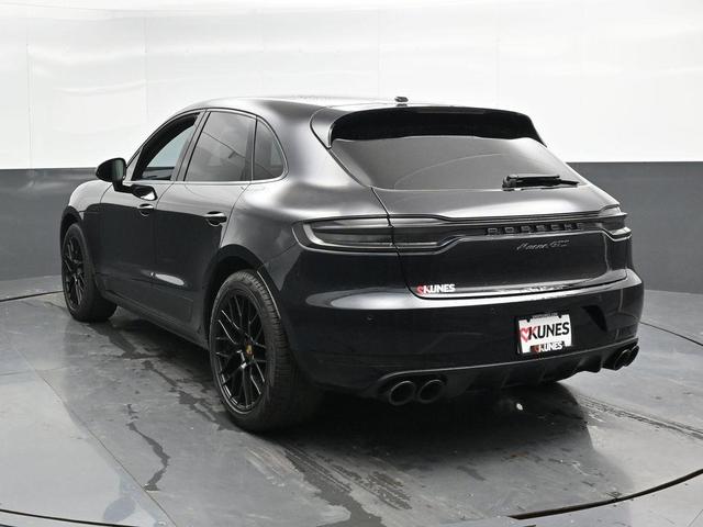 Photo of 2021 Black Porsche Macan