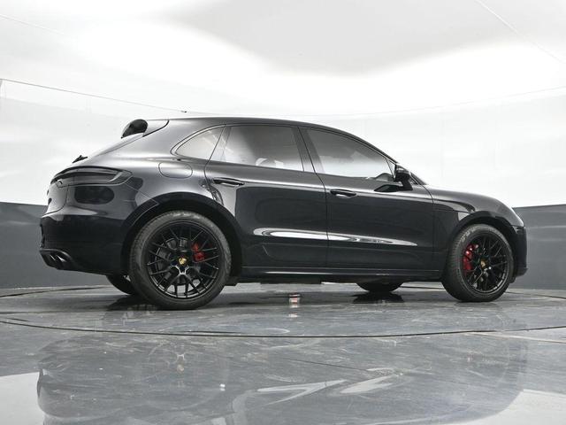 Photo of 2021 Black Porsche Macan