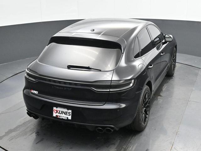 Photo of 2021 Black Porsche Macan