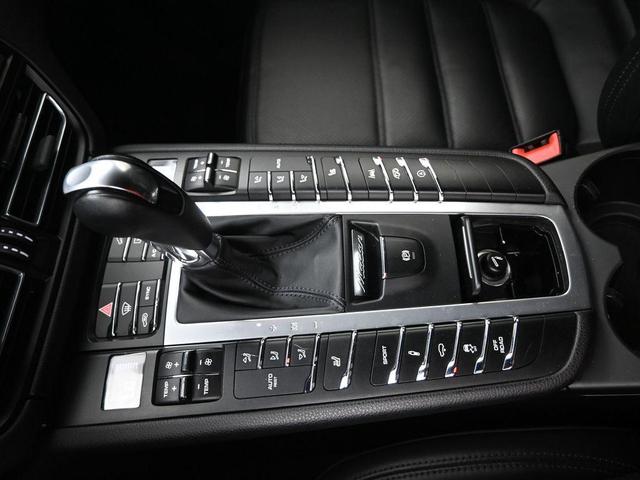Photo of 2021 Black Porsche Macan