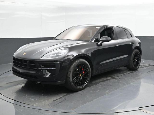 Photo of 2021 Black Porsche Macan