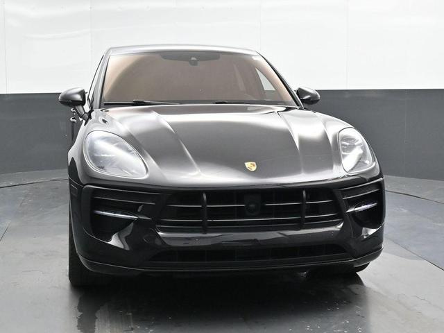 Photo of 2021 Black Porsche Macan