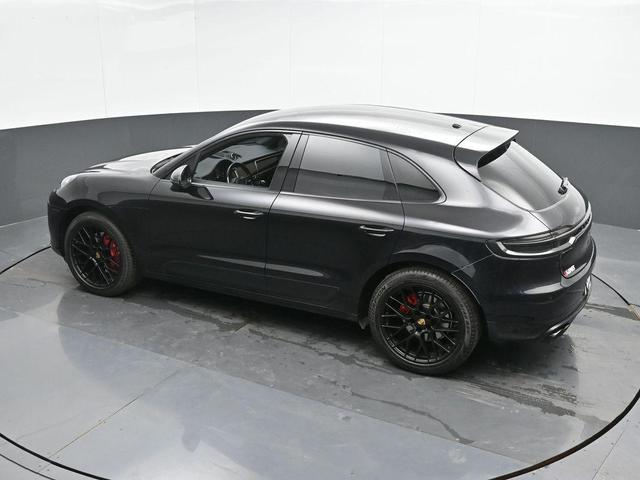 Photo of 2021 Black Porsche Macan