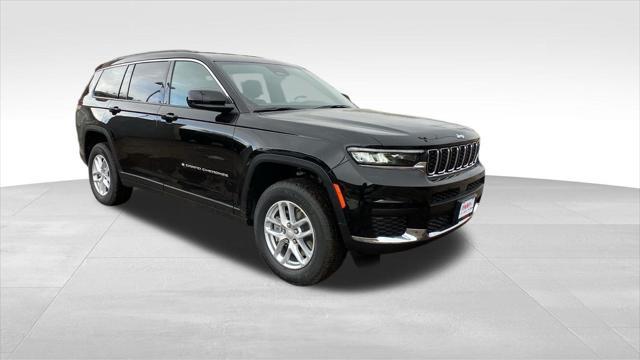 Photo of 2025 Diamond Black Crystal Pearlcoat Jeep Grand Cherokee L