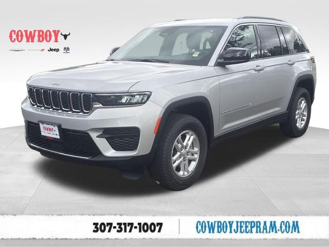 Photo of 2025 Silver Zynith Jeep Grand Cherokee