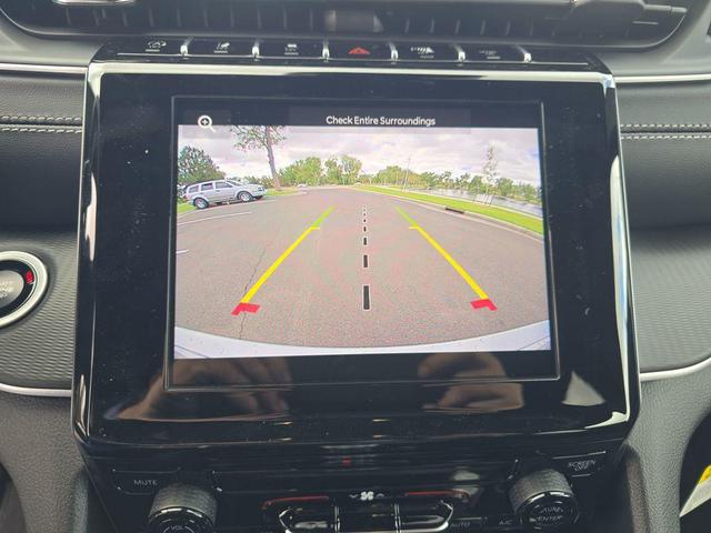 Photo of 2025 Silver Zynith Jeep Grand Cherokee