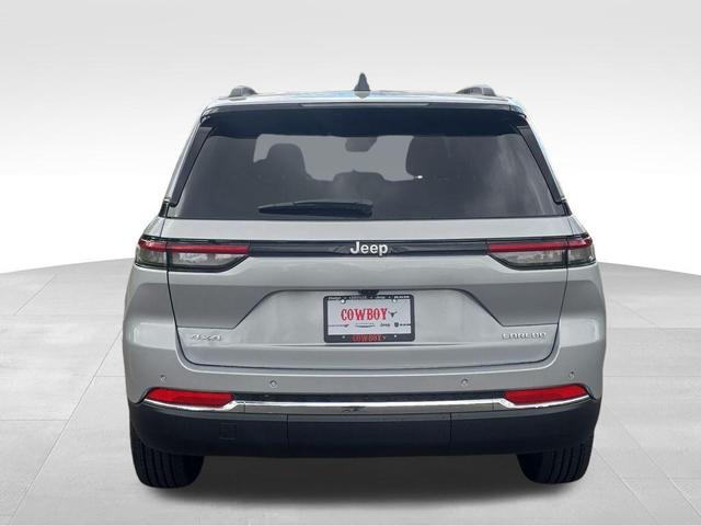 Photo of 2025 Silver Zynith Jeep Grand Cherokee