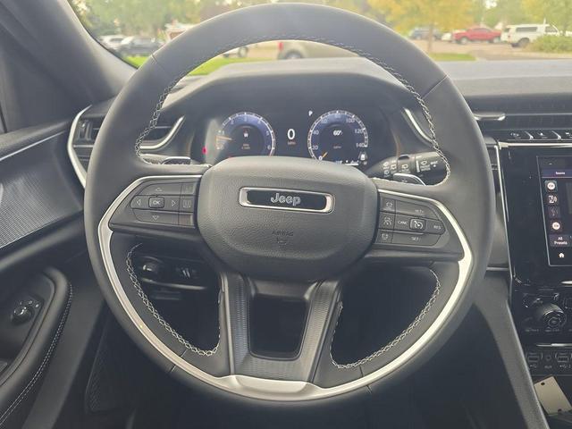 Photo of 2025 Silver Zynith Jeep Grand Cherokee