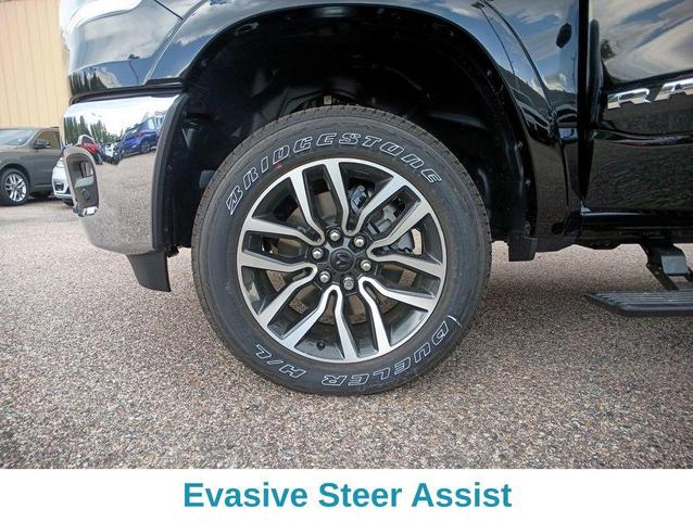 Photo of 2026 Diamond Black Crystal Pearlcoat RAM 1500
