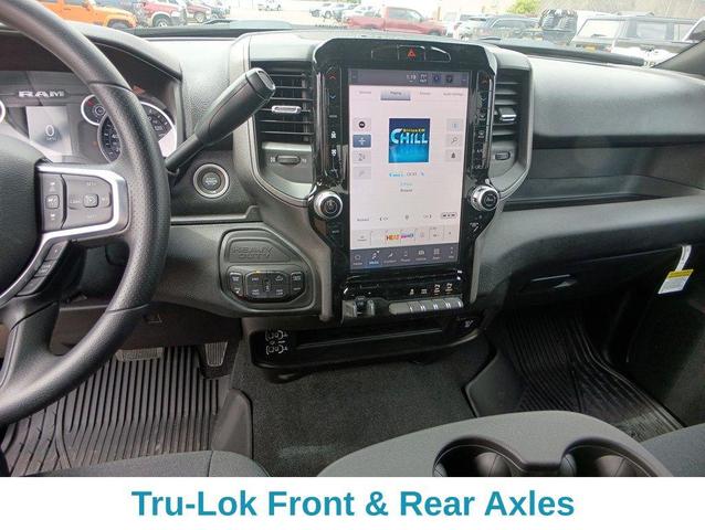 Photo of 2025 Granite Crystal Metallic Clearcoat RAM 2500