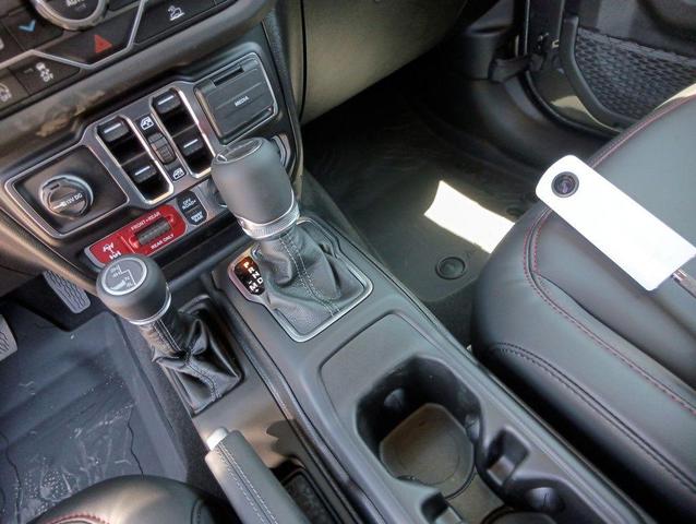 Photo of 2025 Granite Crystal Metallic Clearcoat Jeep Gladiator