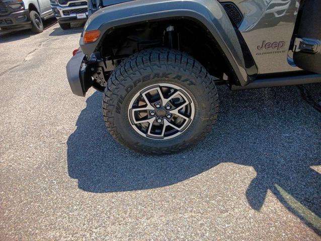 Photo of 2025 Granite Crystal Metallic Clearcoat Jeep Gladiator
