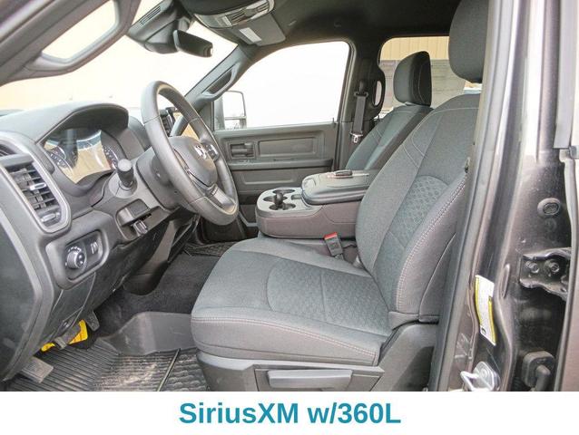 Photo of 2025 Granite Crystal Metallic Clearcoat RAM 2500