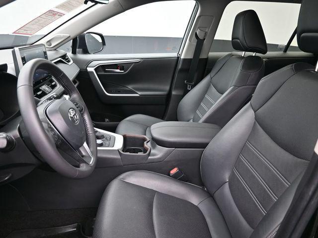 Photo of 2022 Midnight Black Metallic Toyota RAV4