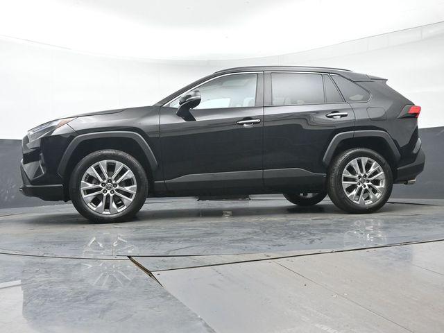Photo of 2022 Midnight Black Metallic Toyota RAV4