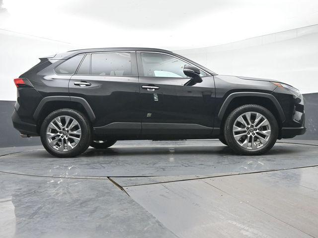 Photo of 2022 Midnight Black Metallic Toyota RAV4