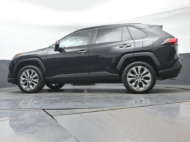 Photo of 2022 Midnight Black Metallic Toyota RAV4