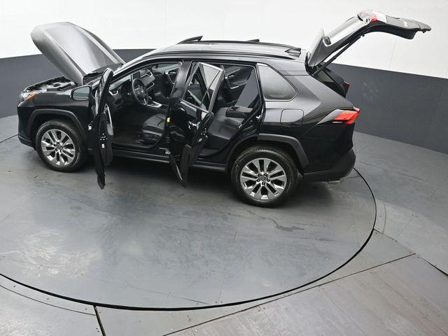 Photo of 2022 Midnight Black Metallic Toyota RAV4