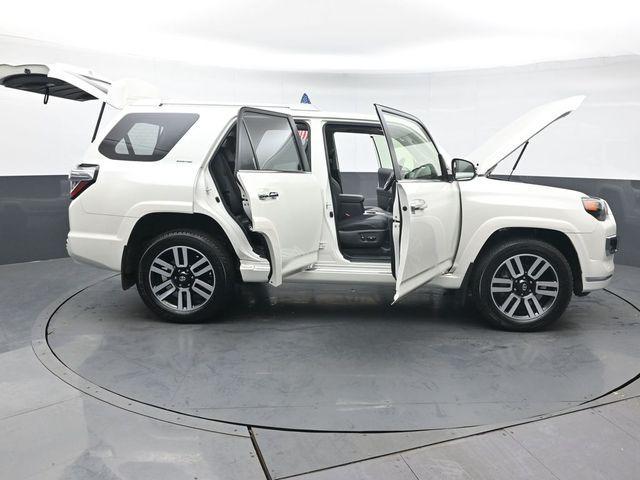 Photo of 2022 Blizzard Pearl Toyota 4Runner