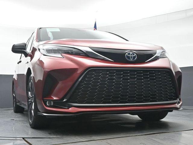 Photo of 2021 Ruby Flare Pearl Toyota Sienna