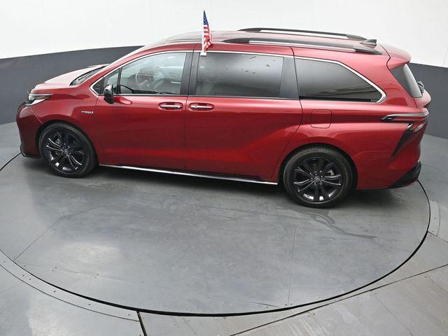 Photo of 2021 Ruby Flare Pearl Toyota Sienna